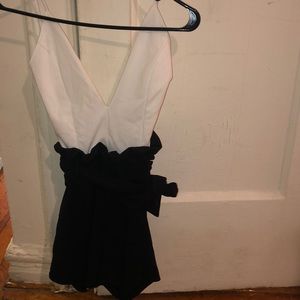 Fashion Nova Romper Black Size Small